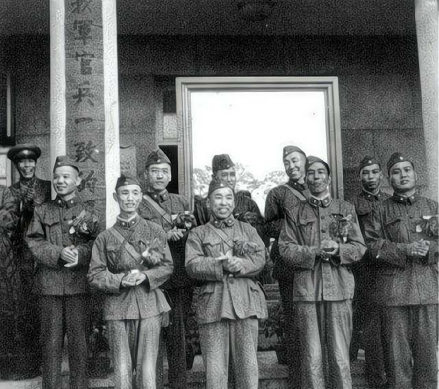 少將回家探親縣長(zhǎng)是否會(huì)接待，探究軍地接待制度，少將回家探親縣長(zhǎng)接待制度探究，軍地接待制度揭秘