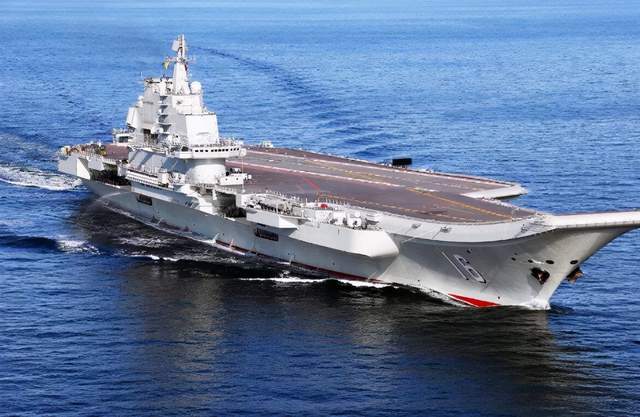 遼寧艦女艦長(zhǎng)，海軍之光，時(shí)代之典范，遼寧艦女艦長(zhǎng)，海軍之光，時(shí)代典范，巾幗英雄展英姿
