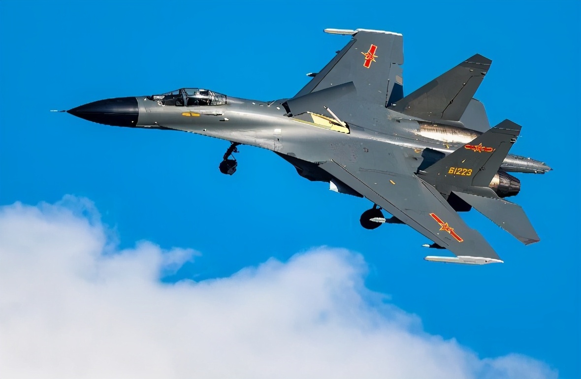 殲擊機(jī)殲11圖片，探索中國空軍的力量象征，中國空軍力量象征，殲11殲擊機(jī)圖片探索