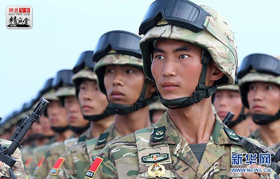 解放軍新式迷彩服，科技融合與戰(zhàn)斗力提升的關(guān)鍵要素，解放軍新式迷彩服，科技融合助力戰(zhàn)斗力飛躍提升