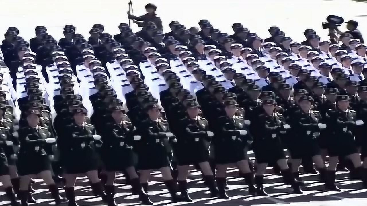 2019年閱兵式上女兵方隊(duì)的閃耀瞬間，『閱兵盛典中的巾幗風(fēng)采，女兵方隊(duì)的閃耀瞬間』
