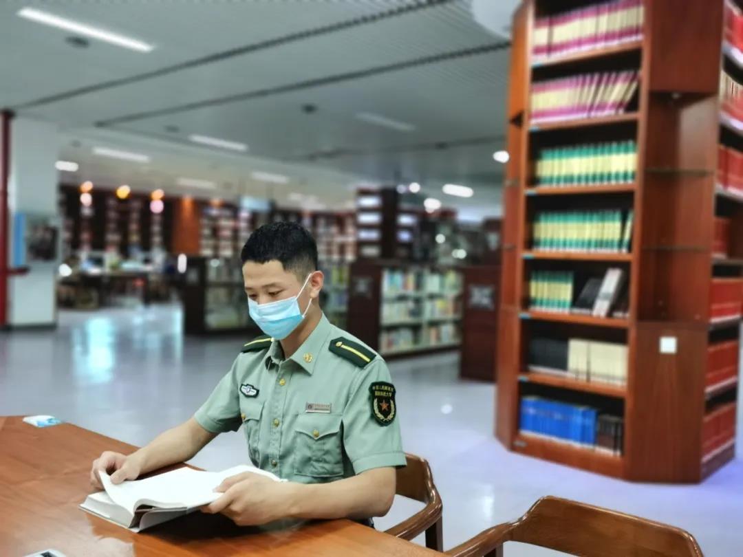 國防科技大學(xué)圖書館，探索知識(shí)的寶庫與科研的圣地，國防科技大學(xué)圖書館，知識(shí)寶庫與科研殿堂